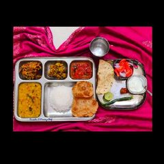 A picture of Homestyle vegetarian plate meals.