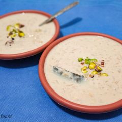 A picture of Nolen gurer payes/Rice kheer with date jaggery.