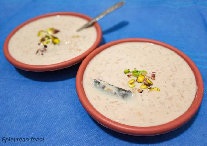 Nolen gurer payes/Rice kheer with date jaggery