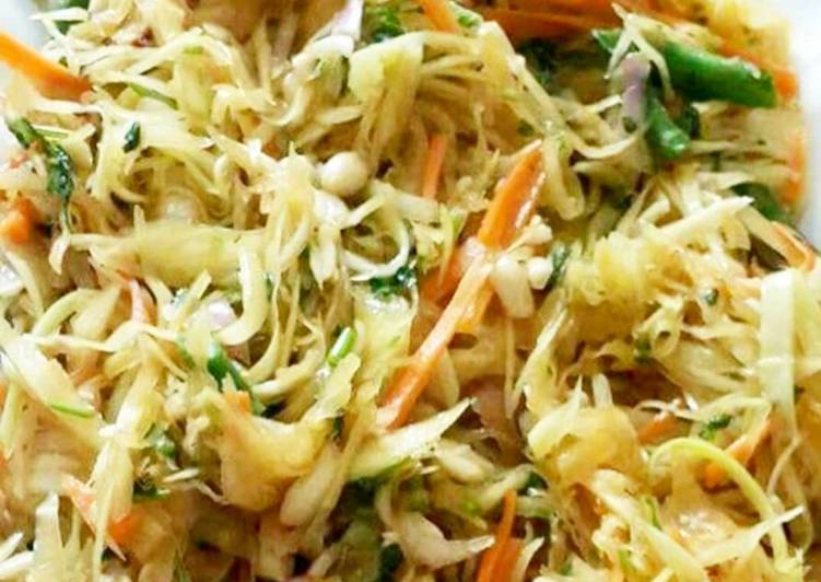 Step-by-Step Guide to Make Som tum salad or raw papaya salad