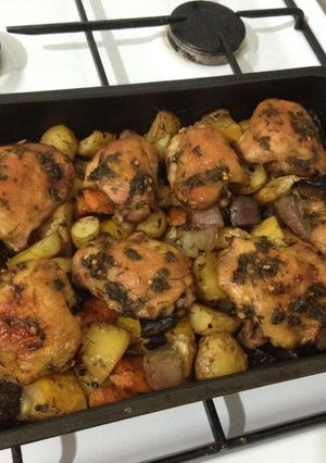 A picture of Lemon-N-Garlic Slow Roasted Chicken & Vegetables.