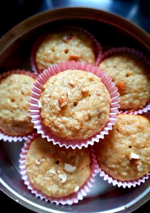 ओट्स बनाना कप केक (Oats banana cup cake recipe in hindi) रेसिपी मुख्य फोटो