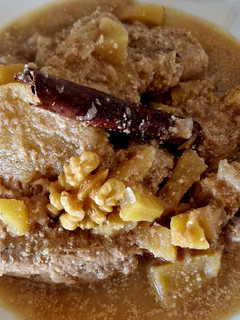 Una foto de Medallones de pavo en salsa de nueces, manzana y canela