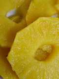 Piña en almíbar