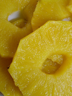 Una foto de Piña en almíbar