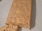 Una foto de budín de yogurt griego