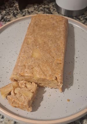 Una foto de Budín de yogur griego y manzana