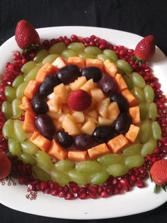 ફ્રુટ ડીશ (Fruit Dish Recipe In Gujarati) રેસીપી મુખ્ય ફોટો