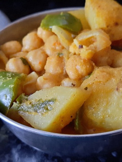 சிக்பியா காப்ஸிகம் மசாலா (Chickpeas capsicum masala recipe in tamil) செய்முறை முக்கிய புகைப்படம்