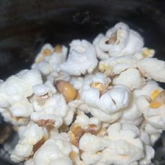 Popcorn 🍿 A picture of Popcorn 🍿.