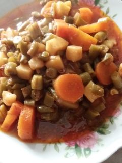 عکسی از دستور خورشت لوبیا سبز