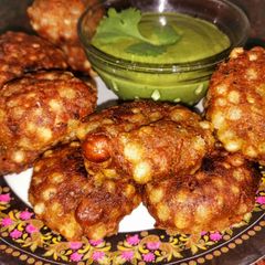 A picture of Sabudana vada.
