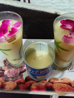 A picture of Mango shake.