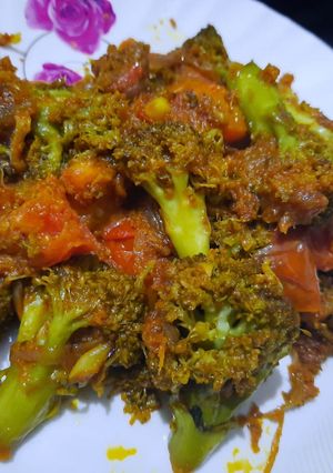 ब्रोकोली कि सब्जी (broccoli ii sabzi recipe in Hindi) रेसिपी मुख्य फोटो