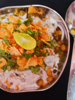 मटर पापड़ी चाट (Matar papdi chaat recipe in Hindi) रेसिपी मुख्य फोटो