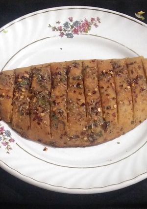 ગાર્લિક બ્રેડ (Garlic bread Recipe in Gujarati) રેસીપી મુખ્ય ફોટો