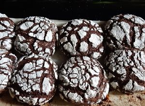 Una foto de Galletas craqueladas de chocolate