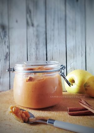 Foto di Marmellata cachi, mela e cannella