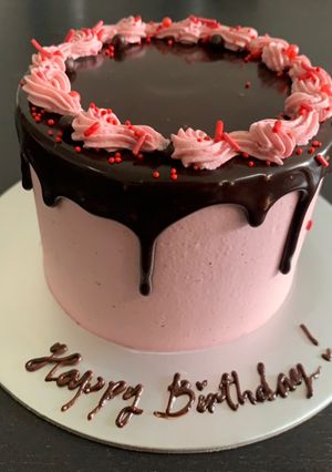 A picture of Strawberry Flavored cake.