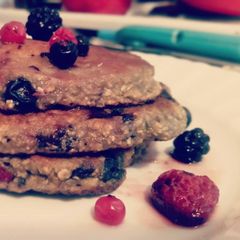 A picture of Healthy pancakes (banana & wild berries).