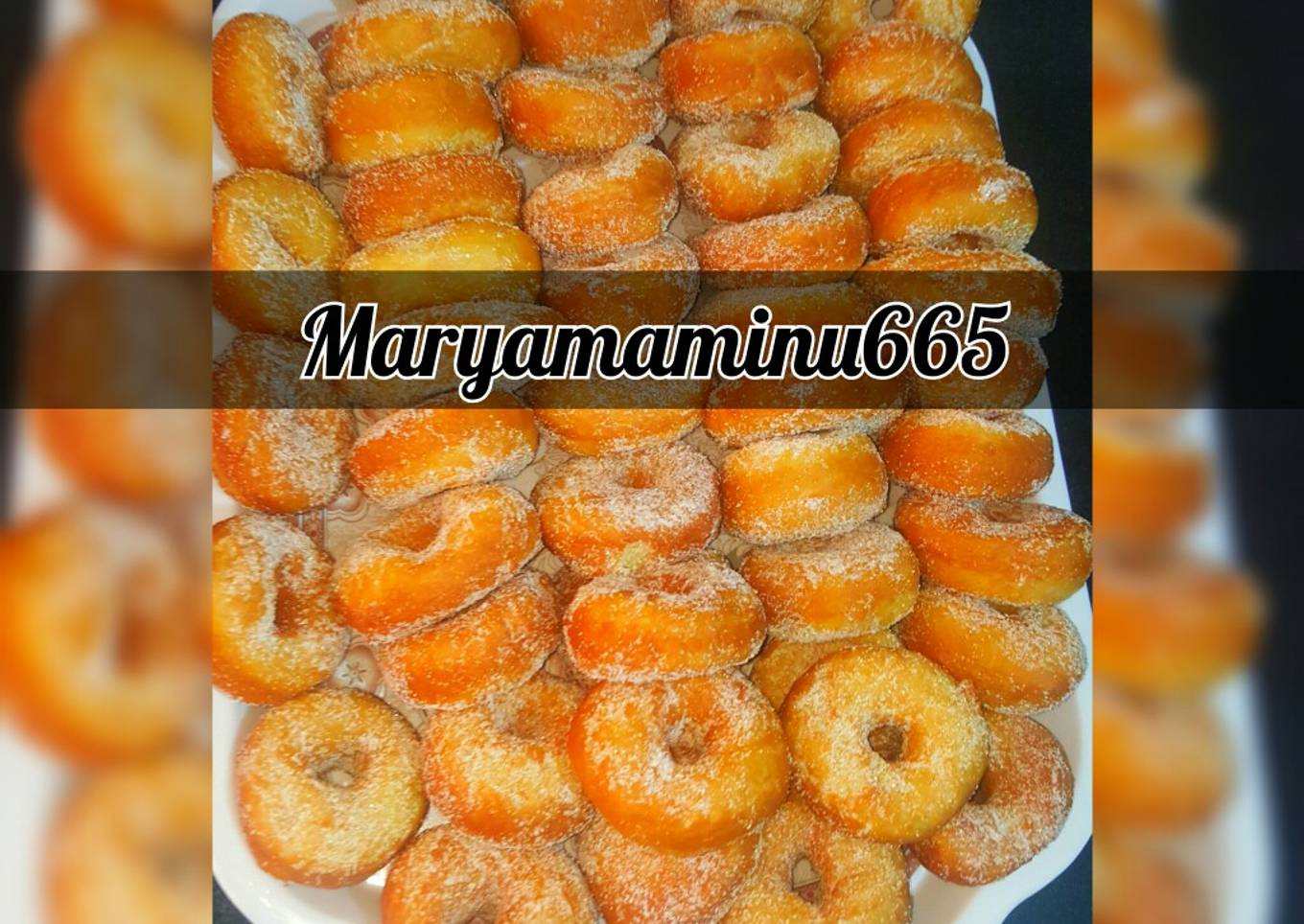 Doughnut coating with sugar and cinnamon