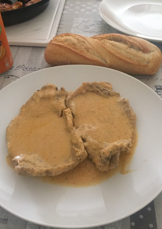 Una foto de Bistec de cerdo en salsa