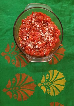 ગાજરનો હલવો (Gajar Halwa Recipe In Gujarati) રેસીપી મુખ્ય ફોટો
