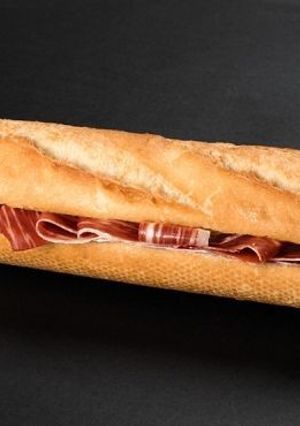 Foto principal de Desayuno día 1 : Bocata de jamón