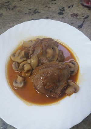 Una foto de Carrilleras guisadas con champiñones