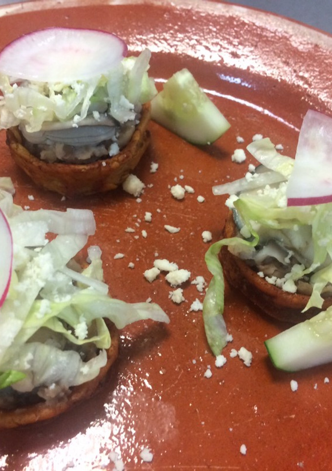 Una foto de Sopes de ostión (Nayarit)