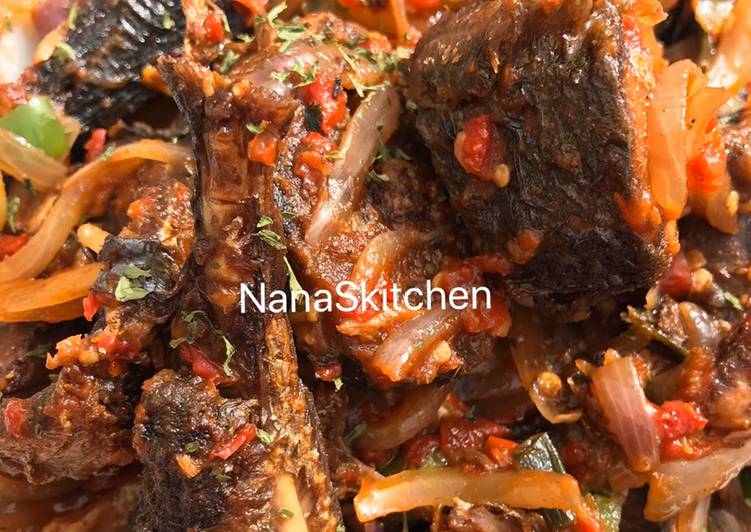 How to Prepare Tasty Peppered fish 😋 This is A Recipe That Has Been Tested  From Best My Grandma's Recipe !!