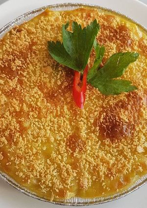 A picture of Baked Chicken Pie With Potato Cover (Pastel Tutup).