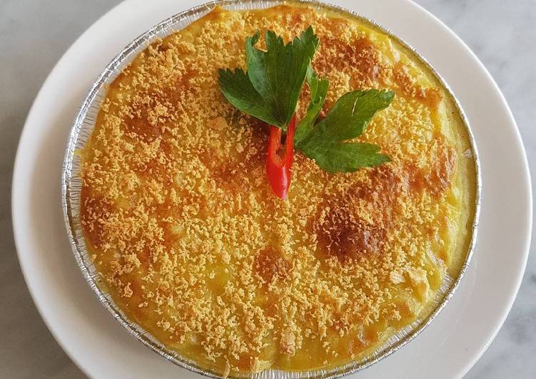 Recipe of Award-winning Baked Chicken Pie With Potato Cover (Pastel Tutup)