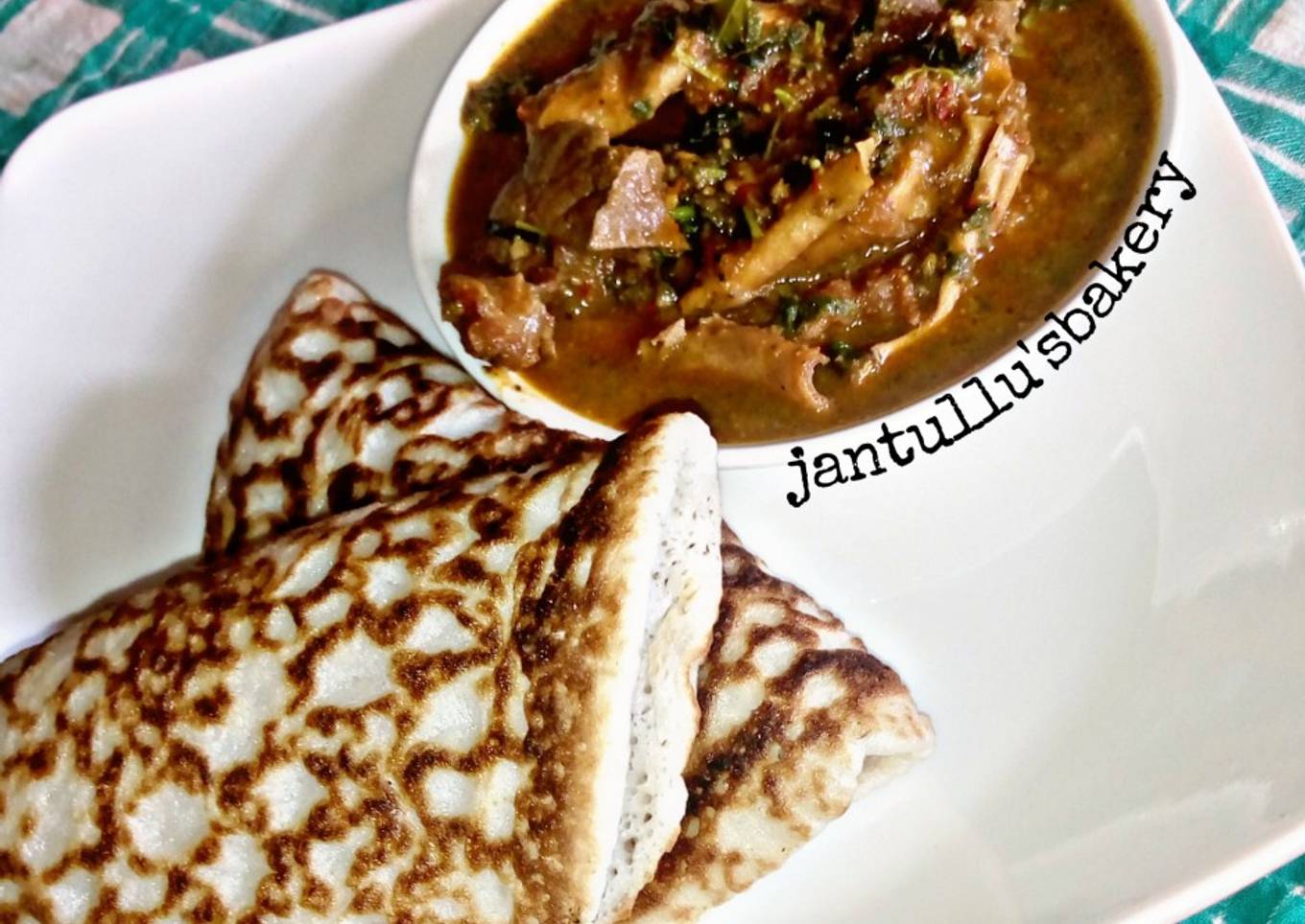 Sinusir (fritters with rice)