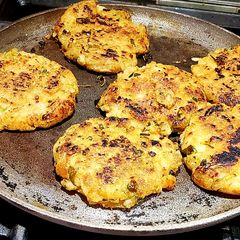 A picture of Aloo Tikki.