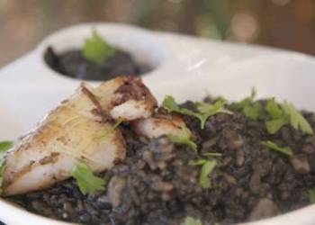 How To Cooking Recipe Creamy black rice with squid and olive oil recipe Delicious and Healthy