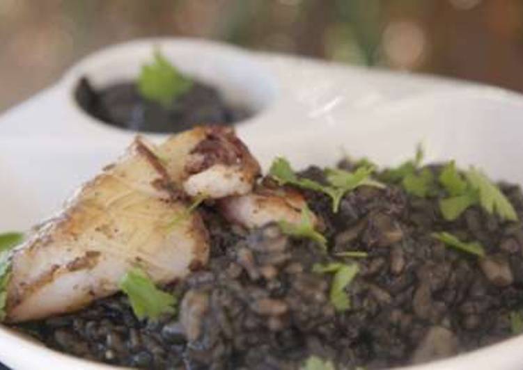 Creamy black rice with squid and olive oil recipe Creamy black rice with squid and olive oil recipe