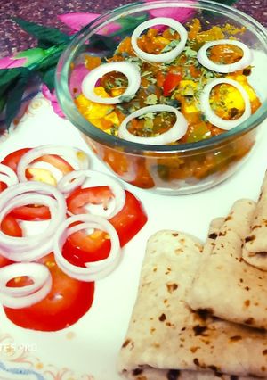 A picture of Kadhai paneer platter.