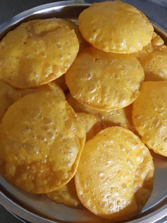 મસાલા પૂરી (Masala Poori Recipe In Gujarati) રેસીપી મુખ્ય ફોટો