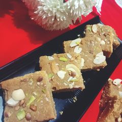 A picture of Besan mithai.