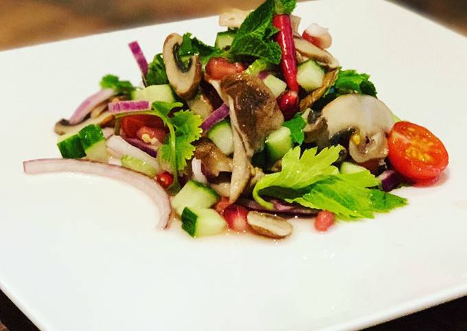 Recipe of Award-winning Mixed mushroom spicy salad