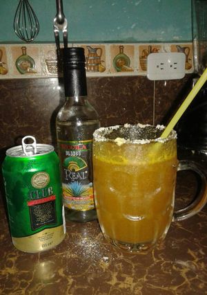 Una foto de Michelada... Maracuyá