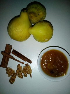 Foto di Marmellata di fichi con cannella limone e noci