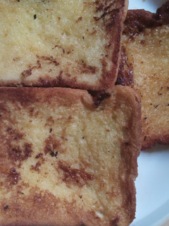 A picture of French toast.
