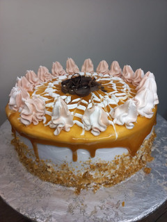 A picture of Caramel crunch cake 🎂🎂🎂.