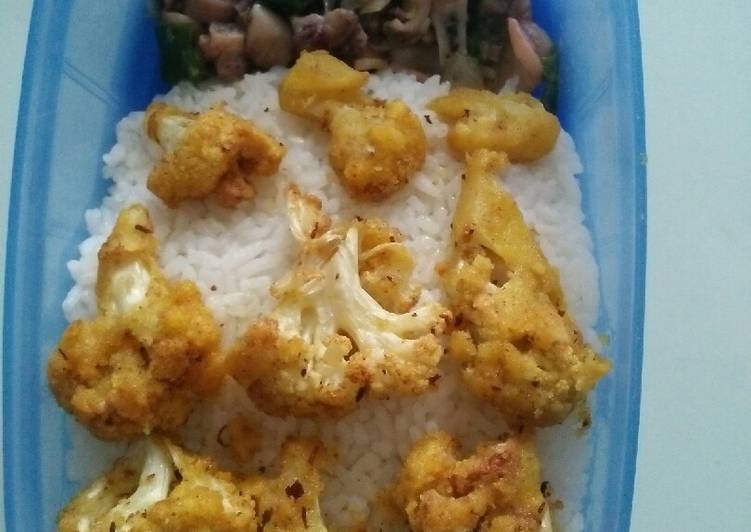 Bekal Anak Kembang Kol dan Cumi Cabe Hijau