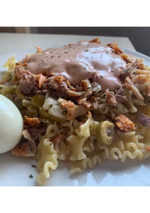Una foto de Ensalada de pasta y pollo