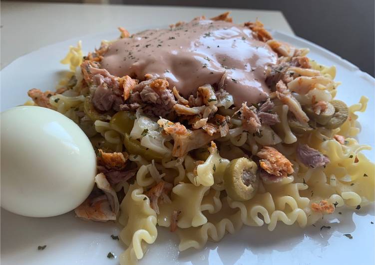 Ensalada de pasta y pollo