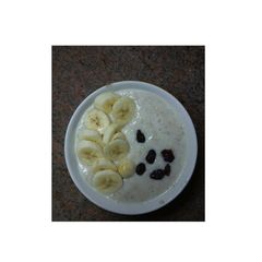 A picture of Oatmeal and Bananas.