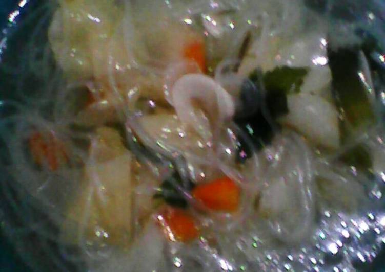 Sayur sop with bihun jagung dengan bumbu iris